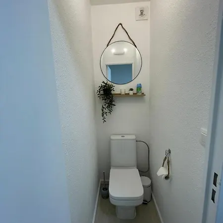 Blue Sky Motte -pool-5min -queensizebed -wifi 라그랑모트