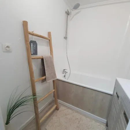 Blue Sky Motte -pool-5min -queensizebed -wifi