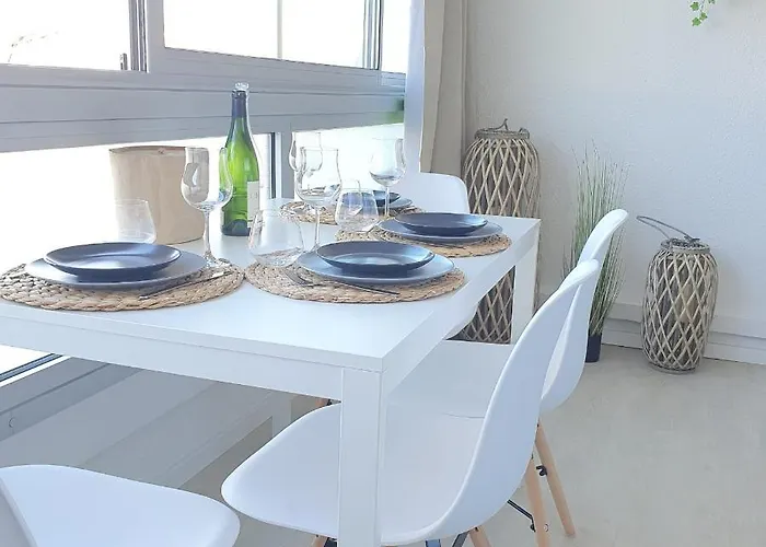 Blue Sky Motte -pool-5min -queensizebed -wifi *